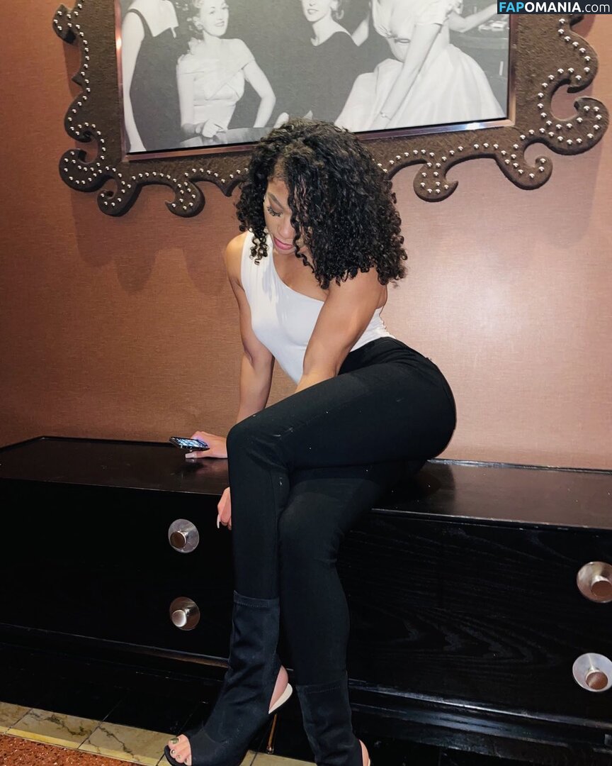 Alycia Baumgardner / alyciabaumgardner Nu OnlyFans  Photo fuitée #3