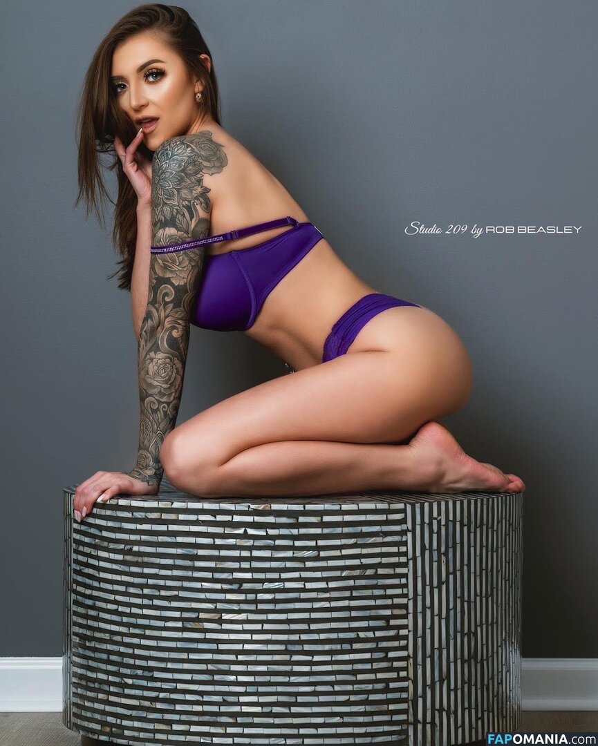 Amaya Anne / Emma Rourke / _amayaanne / amayaannee / inkkedbabe Nu OnlyFans  Photo fuitée #1