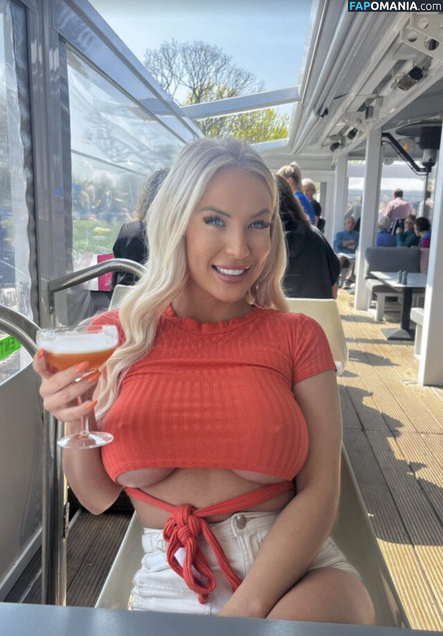 Amber McCall / ambermccallxoxx Nu OnlyFans  Photo fuitée #1