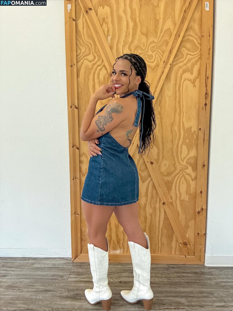 Amber Reacts / amber walker / ambercharity5 Nu OnlyFans  Photo fuitée #10