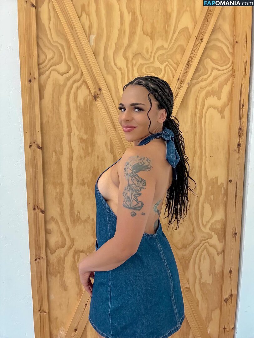 Amber Reacts / amber walker / ambercharity5 Nu OnlyFans  Photo fuitée #13