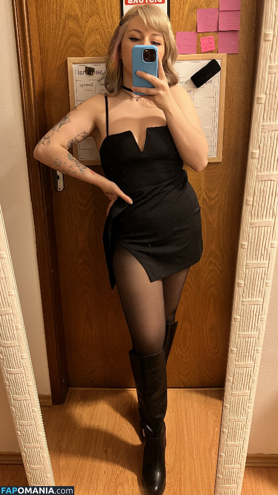 Ammyzitta / Amy Roviller / ammyxx Nu OnlyFans  Photo fuitée #4