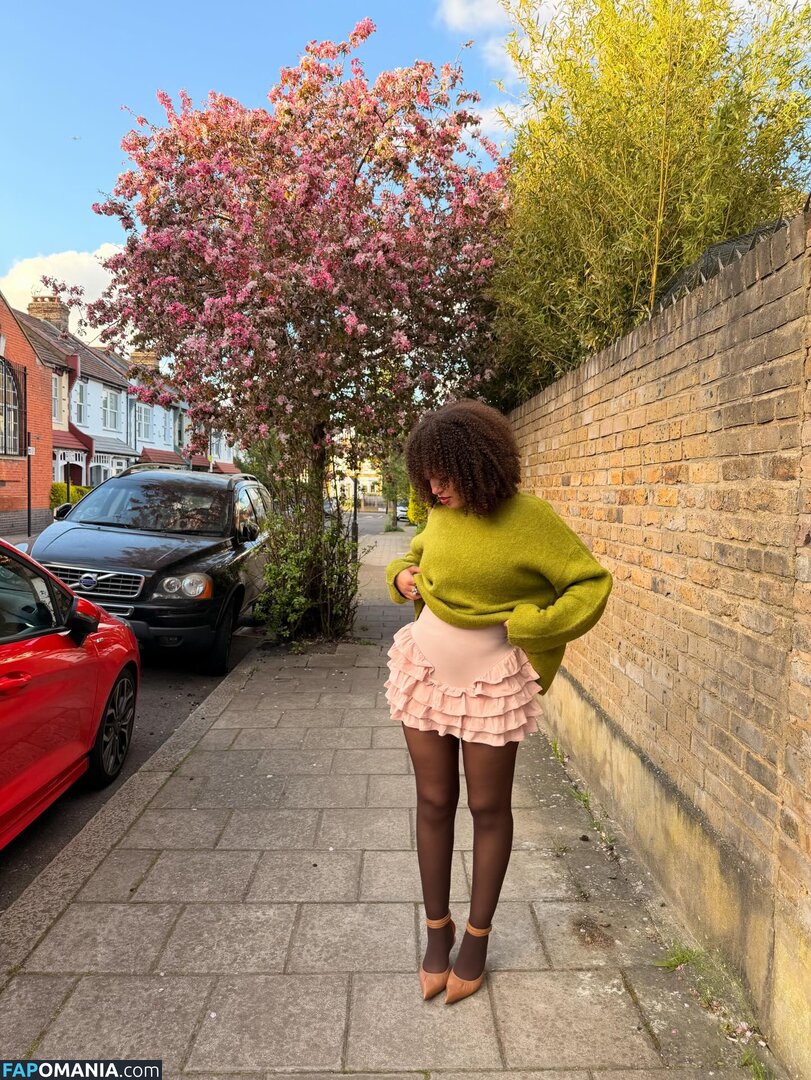 AmyMoretsele Nu OnlyFans  Photo fuitée #2