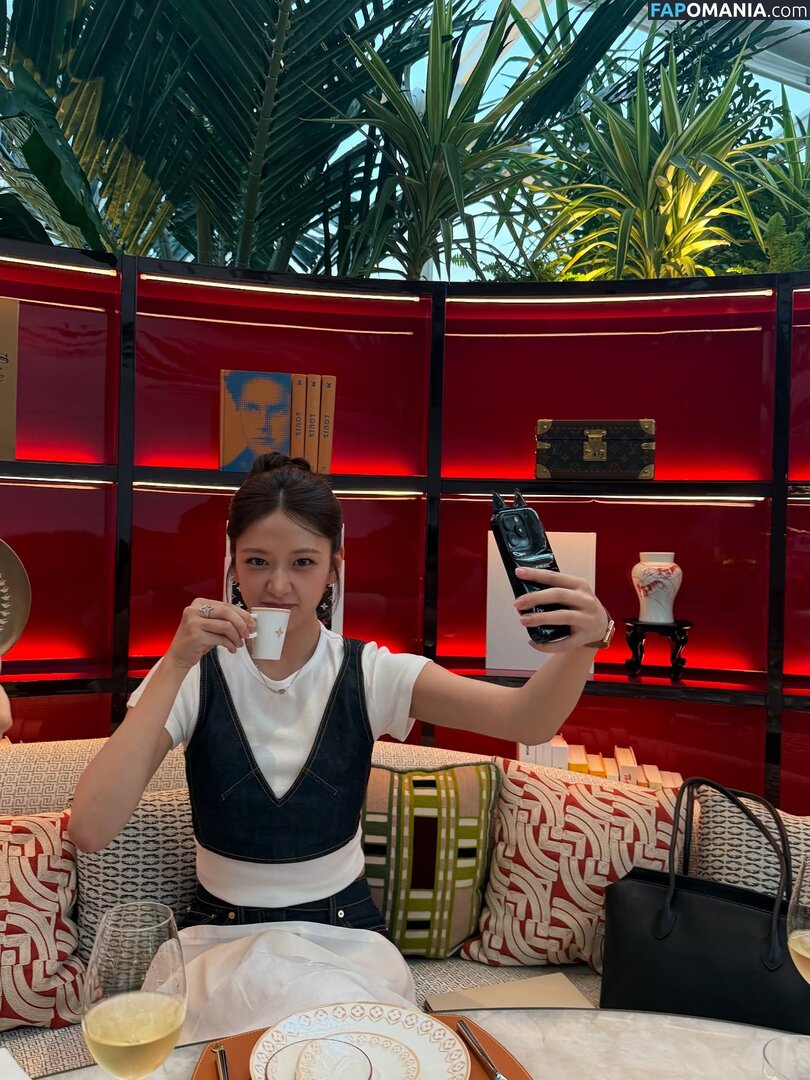 An IVE / An Yujin 안유진 | / _yujin_an Nu OnlyFans  Photo fuitée #4