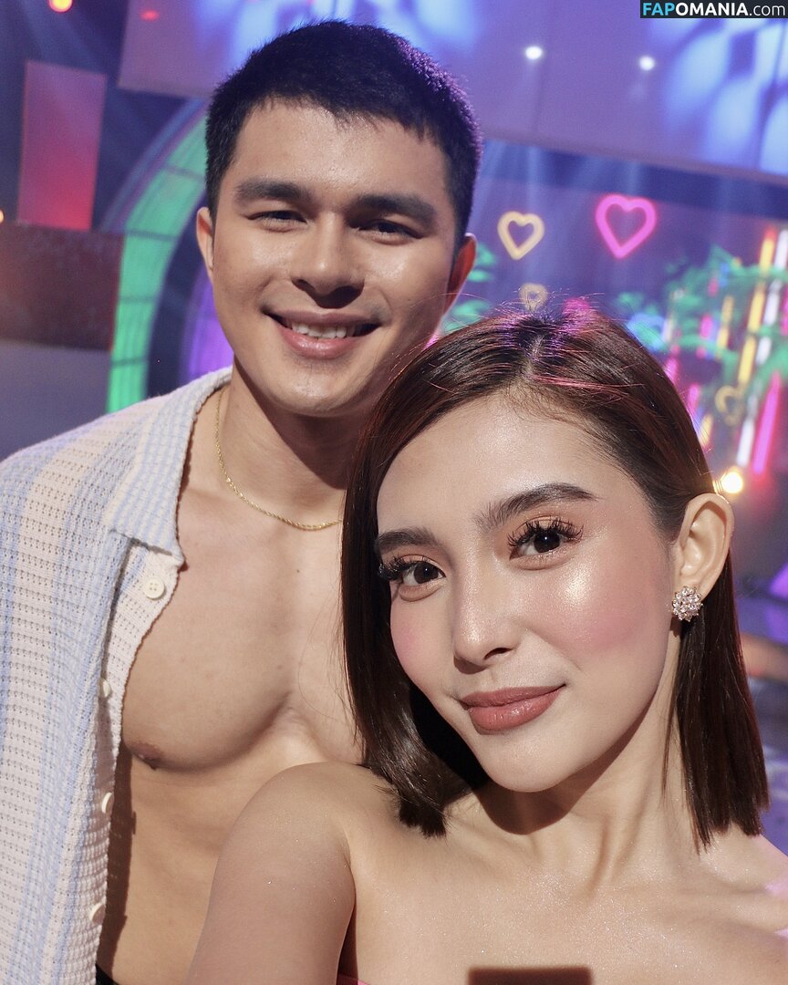 Analyn Barro Nu OnlyFans  Photo fuitée #1