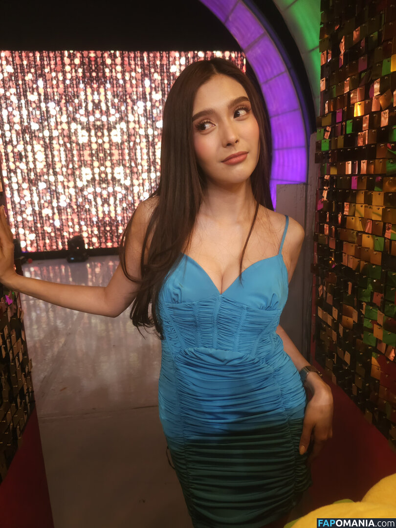 Analyn Barro Nu OnlyFans  Photo fuitée #4