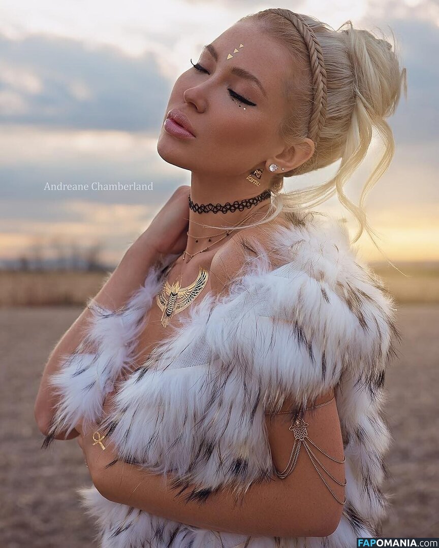 Andreane Chamberland / AndreaneC Nu OnlyFans  Photo fuitée #5
