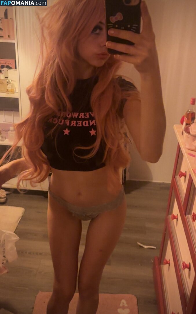 ang3lcqkes / https: Nu OnlyFans  Photo fuitée #3