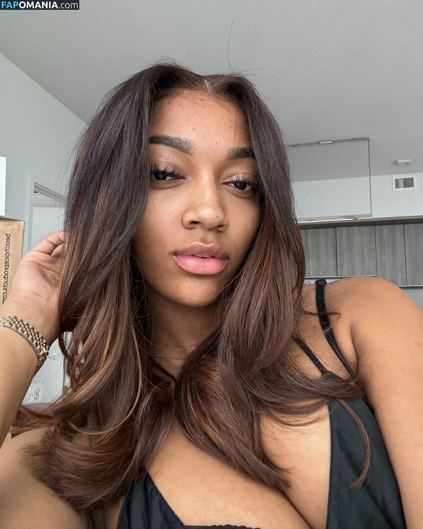Angel Reese / Reese10Angel / angelreese10 / angelreesecenter Nu OnlyFans  Photo fuitée #19