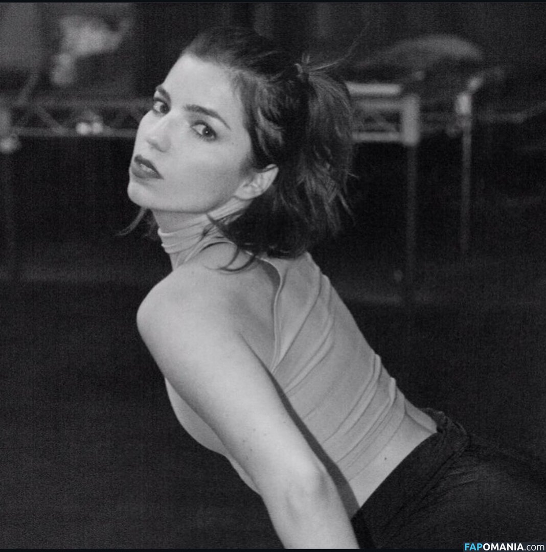 Angela Trimbur / angelatrimbur / angelatrimburdance Nu OnlyFans  Photo fuitée #16
