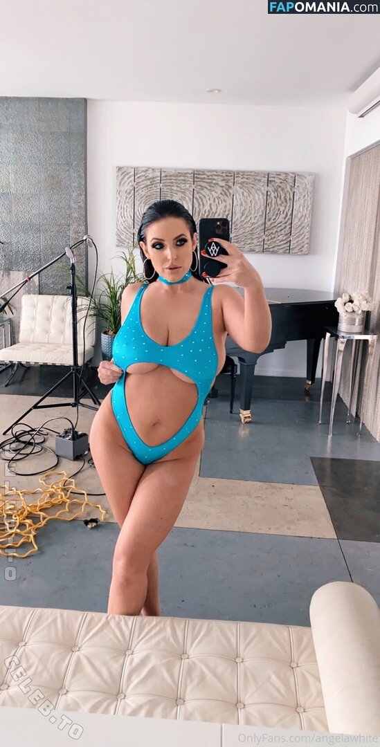 Angela White / angelawhite / angelawhitetv / https: / officialangelawhite / theangelawhite Nu OnlyFans  Photo fuitée #397