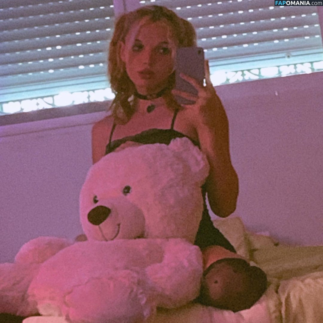 angele_mhr Nu OnlyFans  Photo fuitée #11