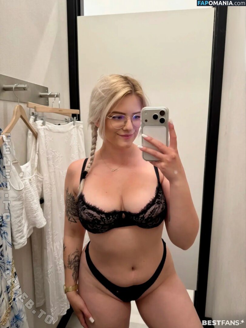 Anna Blum / annablumofficial Nu OnlyFans  Photo fuitée #7