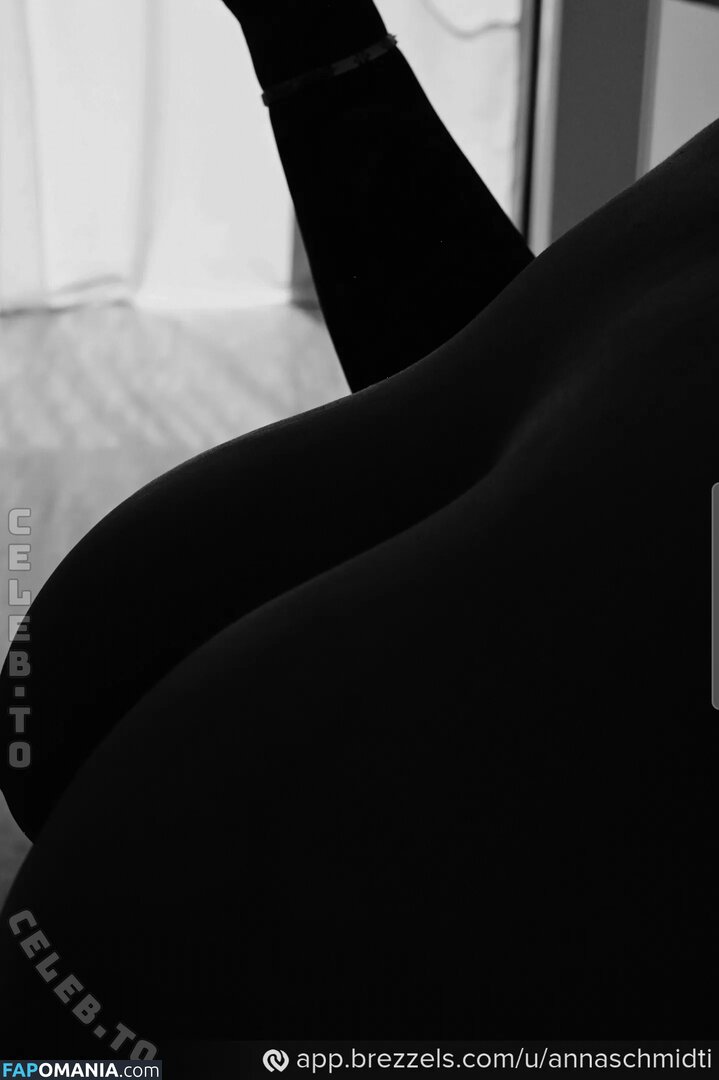 Anna Schmidt / annaschmidti Nu OnlyFans  Photo fuitée #35
