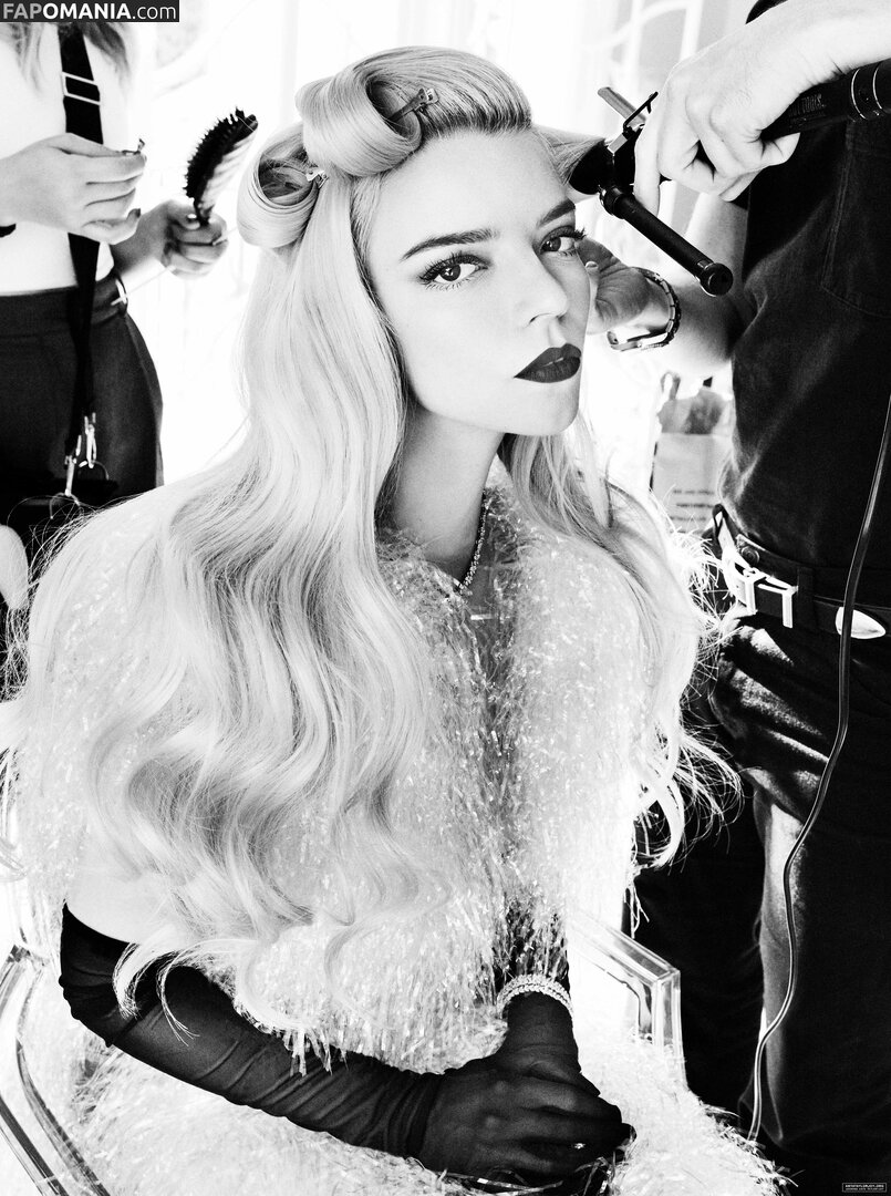 Anya Taylor-Joy / anyataylorjoy / taylorjoyvip Nu OnlyFans  Photo fuitée #2130