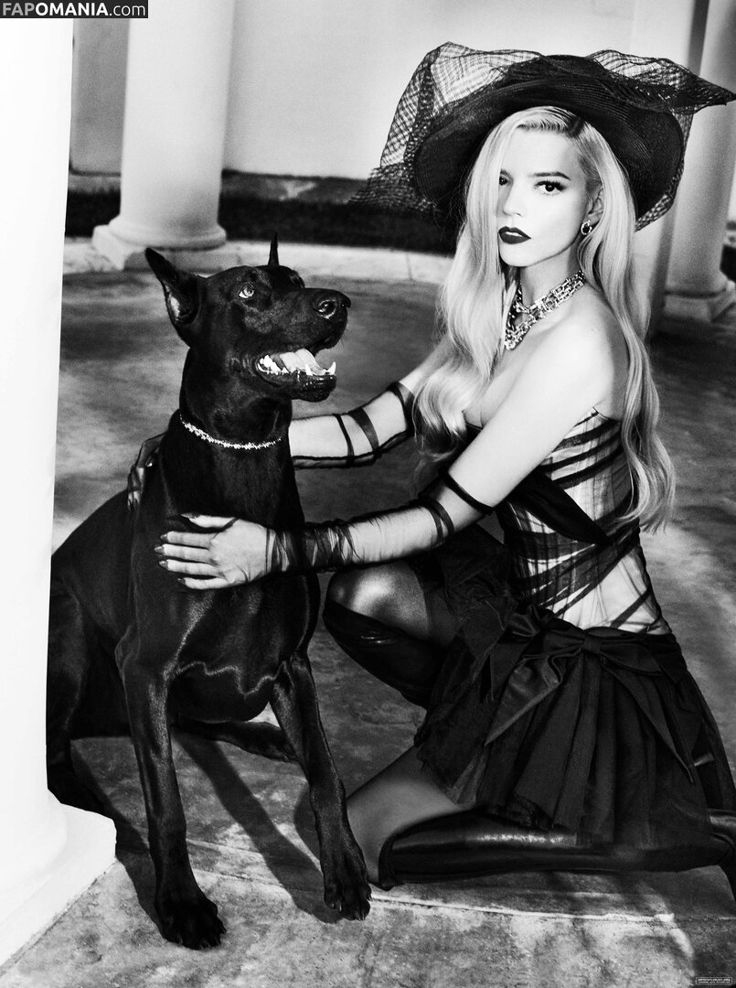 Anya Taylor-Joy / anyataylorjoy / taylorjoyvip Nu OnlyFans  Photo fuitée #2131