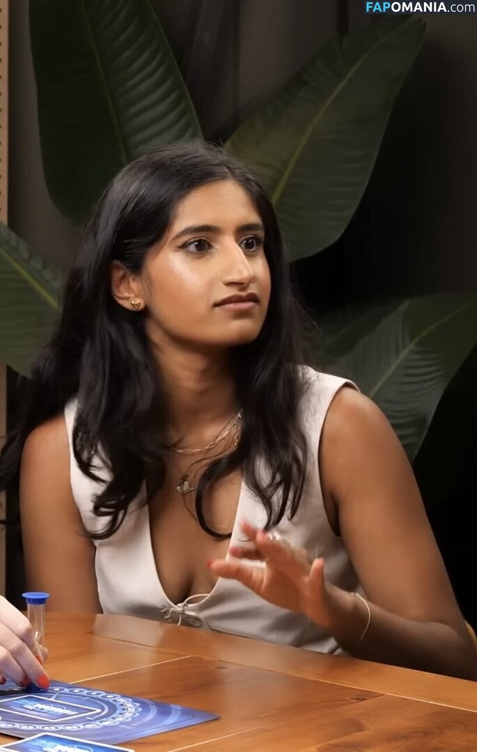 Arasha Lalani / arashalalani / arashalalani_ Nu OnlyFans  Photo fuitée #2