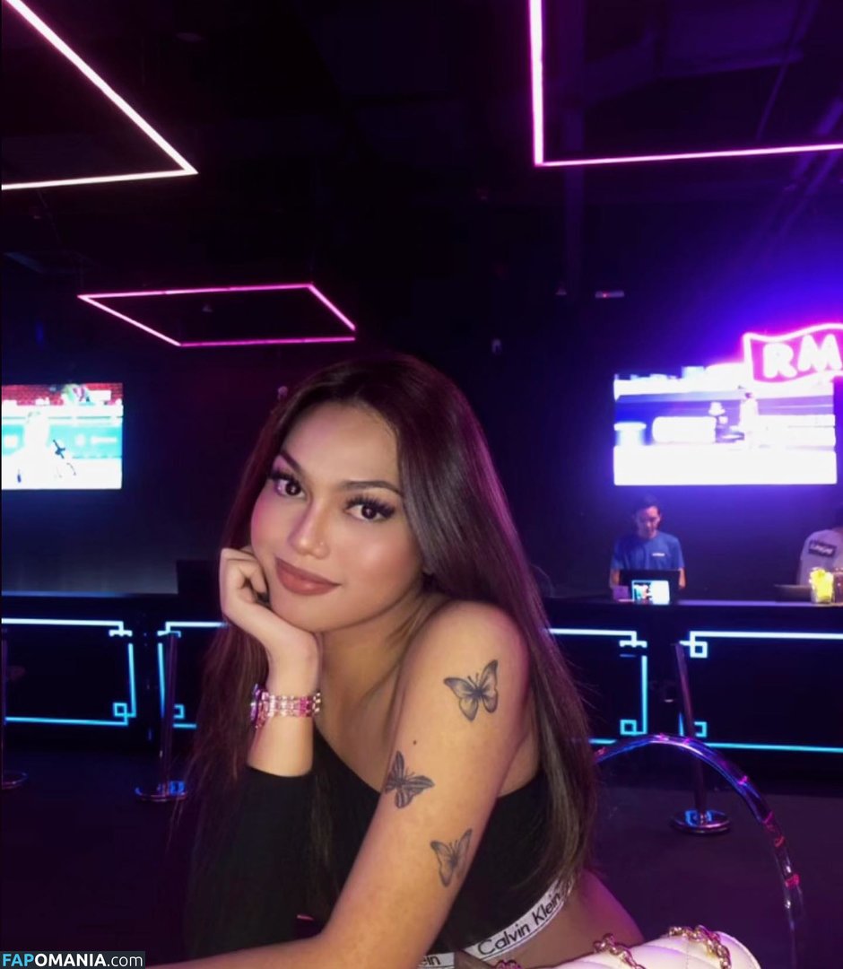 Ariana Tashne / ariana / arianatashnee Nu OnlyFans  Photo fuitée #3