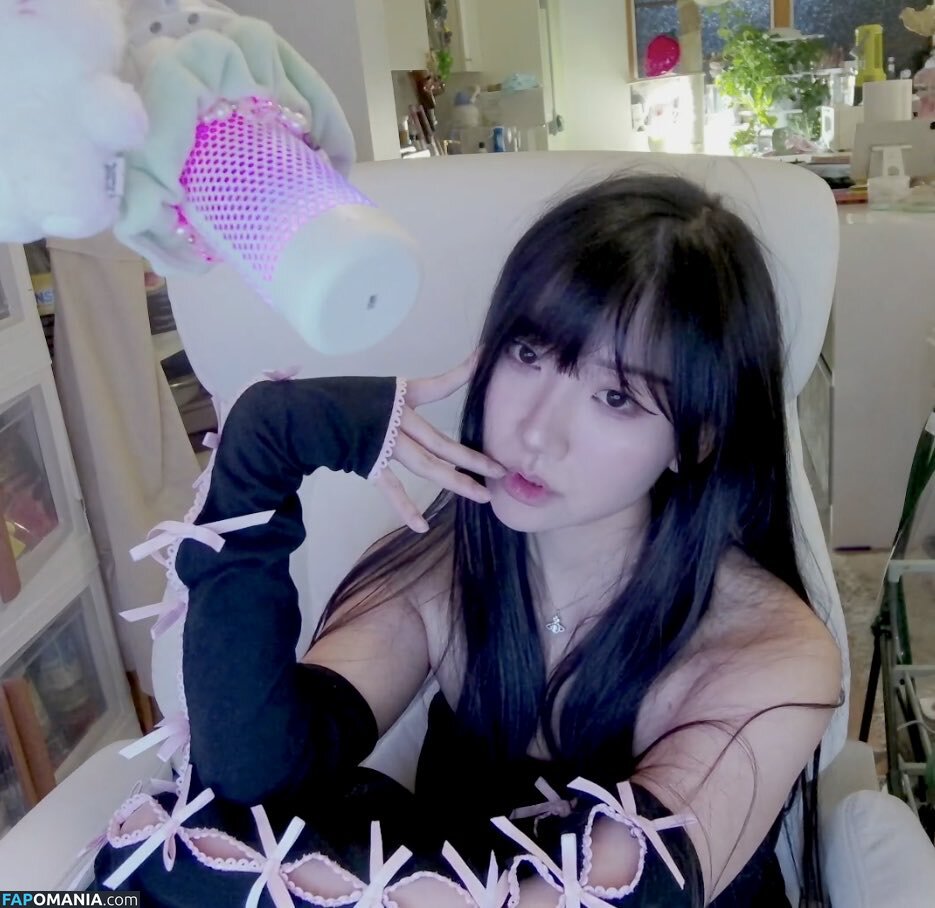 AriaSaki / annoyingaria Nu OnlyFans  Photo fuitée #956