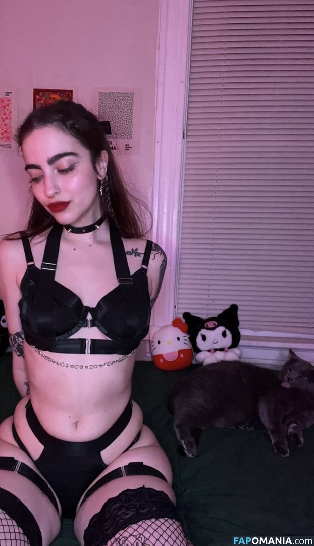 artbitch666 / huhlaynuh Nu OnlyFans  Photo fuitée #32