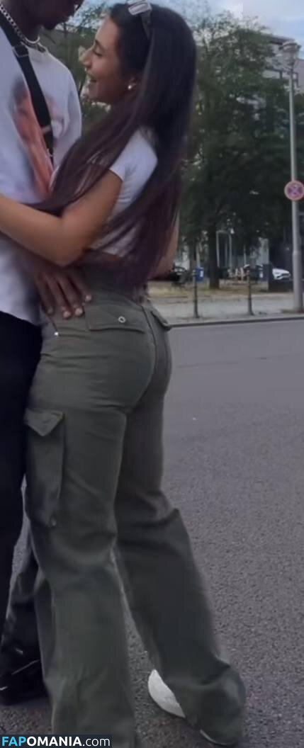 Asaliraniii Nu OnlyFans  Photo fuitée #9