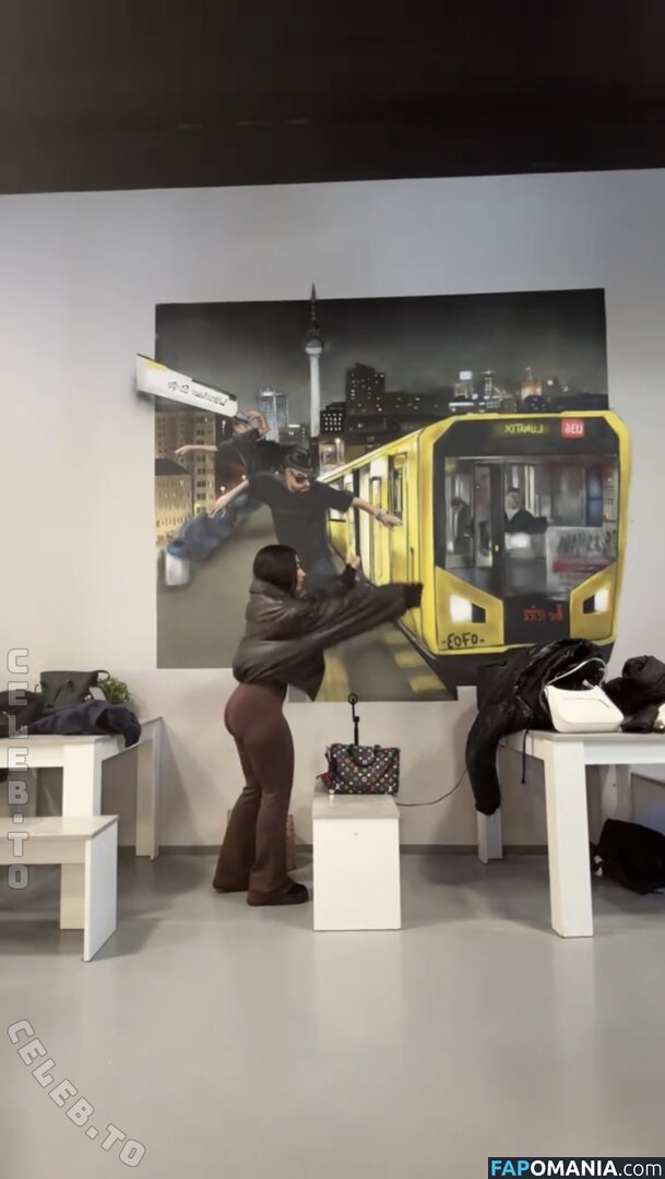 Asaliraniii Nu OnlyFans  Photo fuitée #25