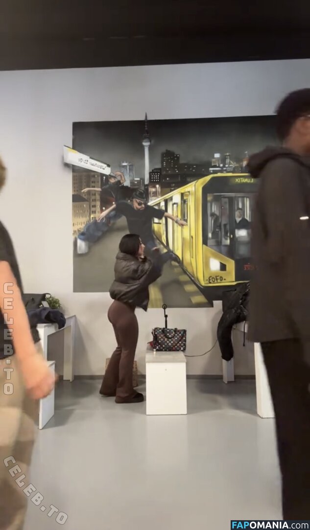 Asaliraniii Nu OnlyFans  Photo fuitée #26