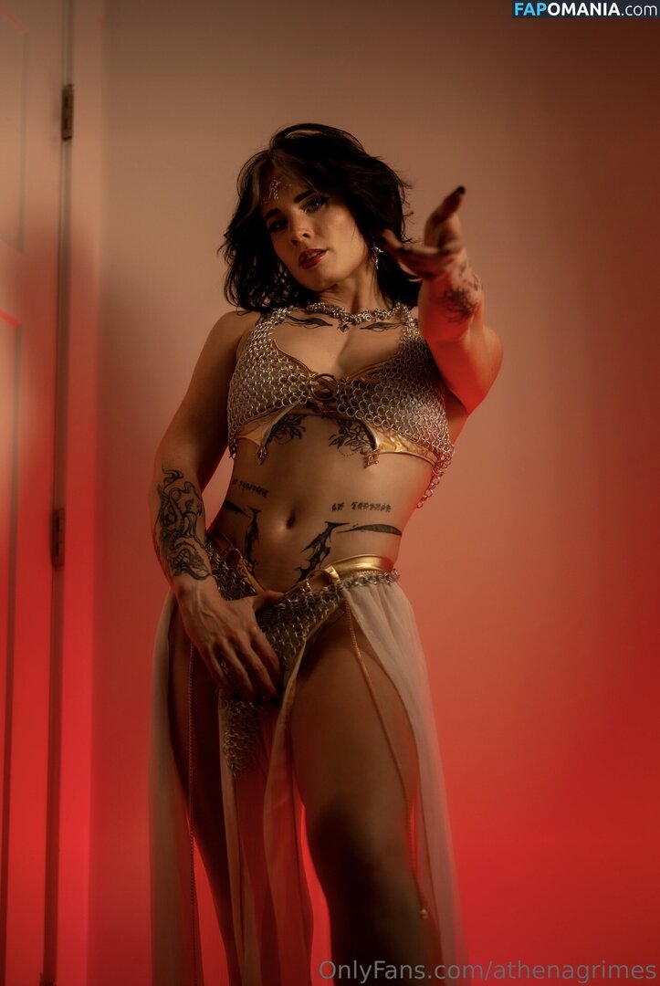 Athena Grimes / athena.cos / pinkemilki Nu OnlyFans  Photo fuitée #1
