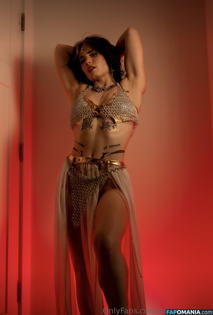 Athena Grimes / athena.cos / pinkemilki Nu OnlyFans  Photo fuitée #16