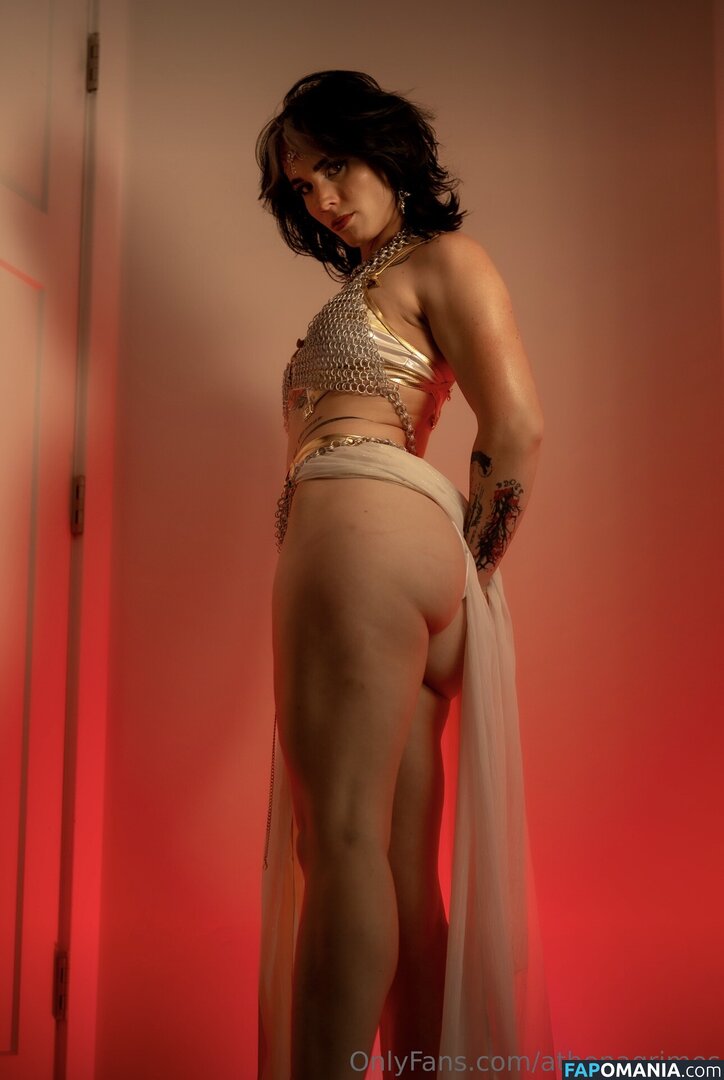 Athena Grimes / athena.cos / pinkemilki Nu OnlyFans  Photo fuitée #17