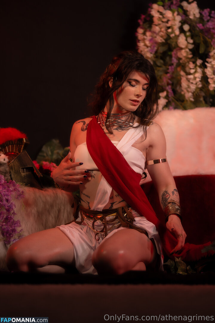 Athena Grimes / athena.cos / pinkemilki Nu OnlyFans  Photo fuitée #39