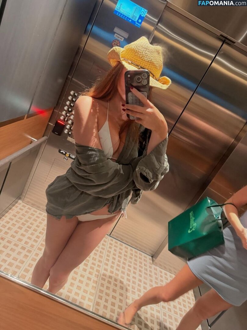 Aurorafoxxxx / scarlettaaurora / ursweetscar / yoursweetaurora Nu OnlyFans  Photo fuitée #15