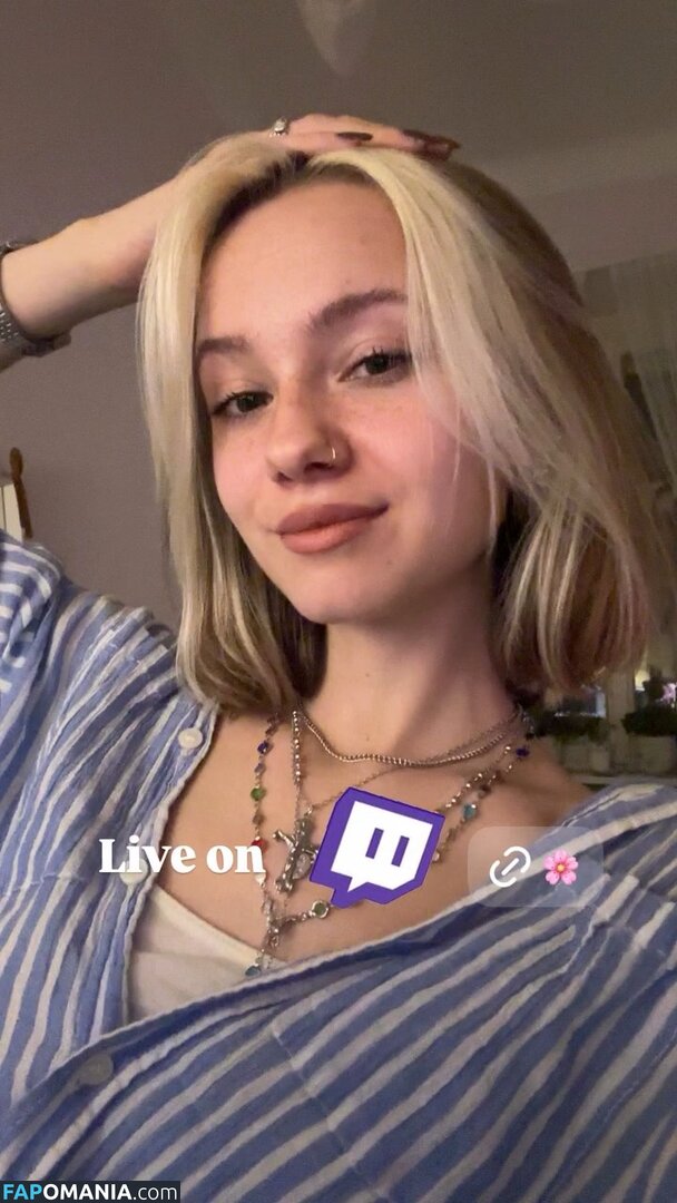 Austrian ASMR / austrianasmrgurl Nu OnlyFans  Photo fuitée #3