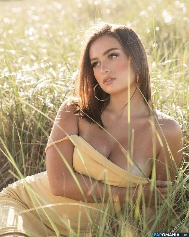 Ava Thompson Nu OnlyFans  Photo fuitée #3