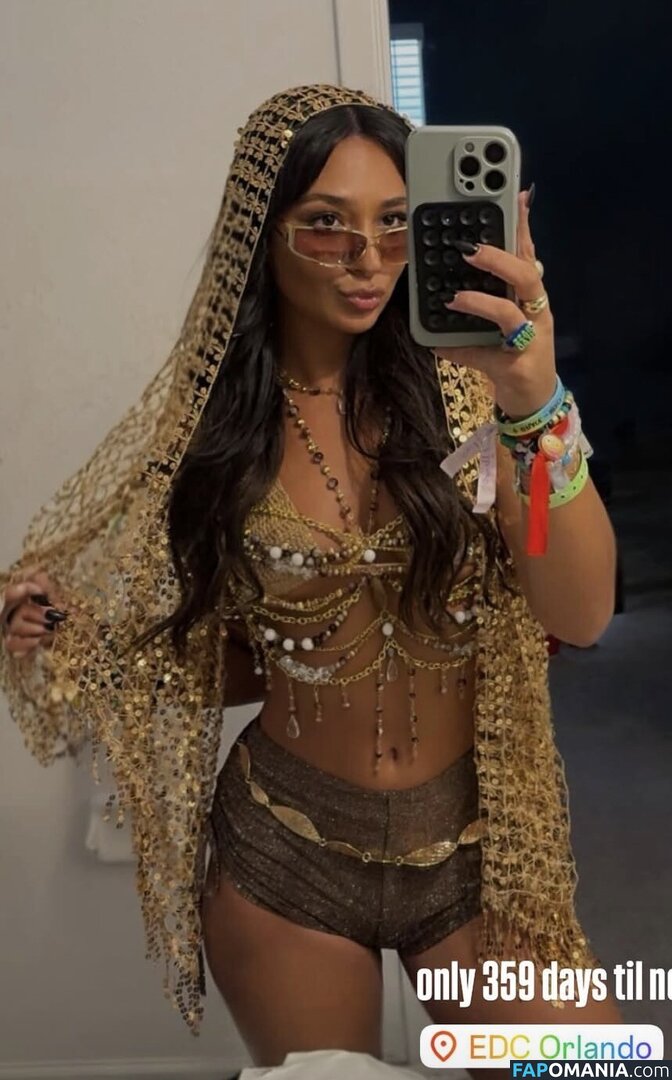 avaasanto / lifes.a.party.sorry.mom Nu OnlyFans  Photo fuitée #2