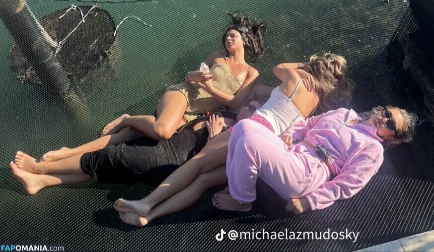 avaasanto / lifes.a.party.sorry.mom Nu OnlyFans  Photo fuitée #9