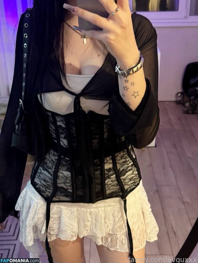 Avguxxx Avgu / avguxxx Nu OnlyFans  Photo fuitée #2