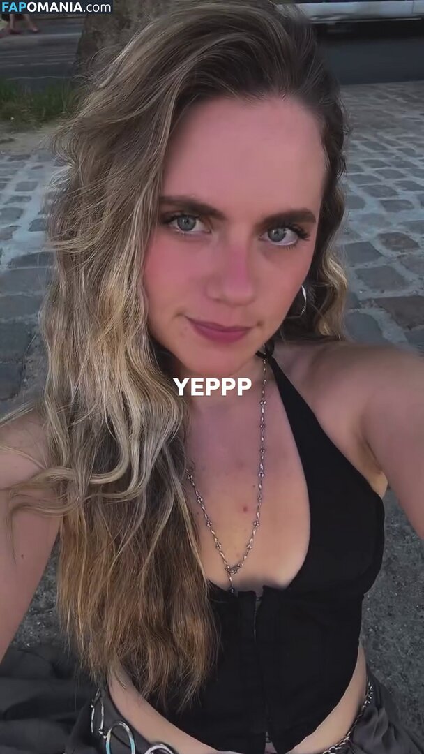 Axelle Maga / axelle.maga Nu OnlyFans  Photo fuitée #15