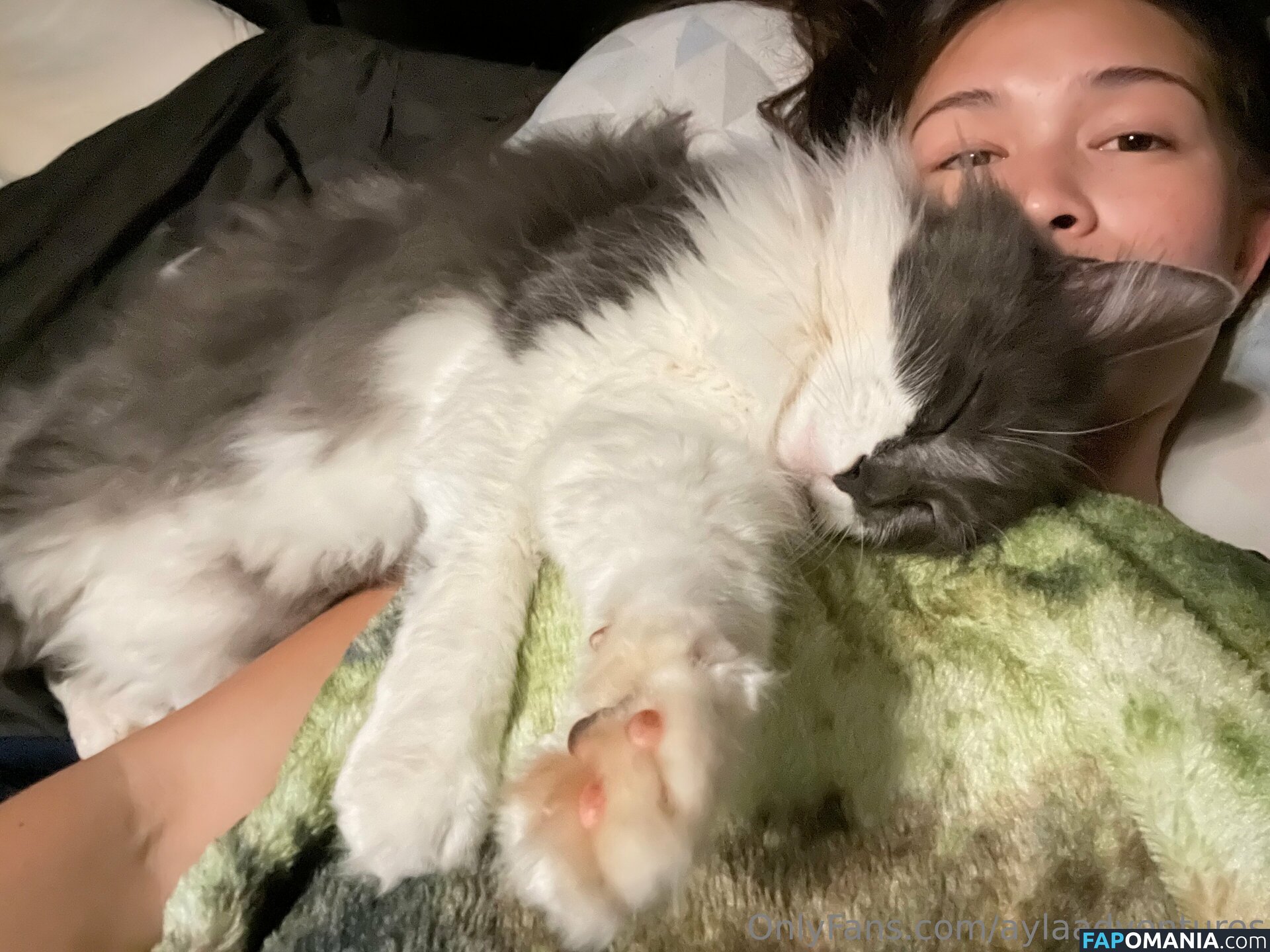 aylaadventures / aylaadventuress Nu OnlyFans  Photo fuitée #16