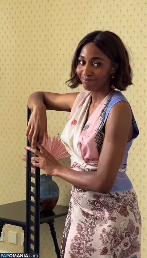 Ayo Edebiri / ayoedebiri Nu OnlyFans  Photo fuitée #17