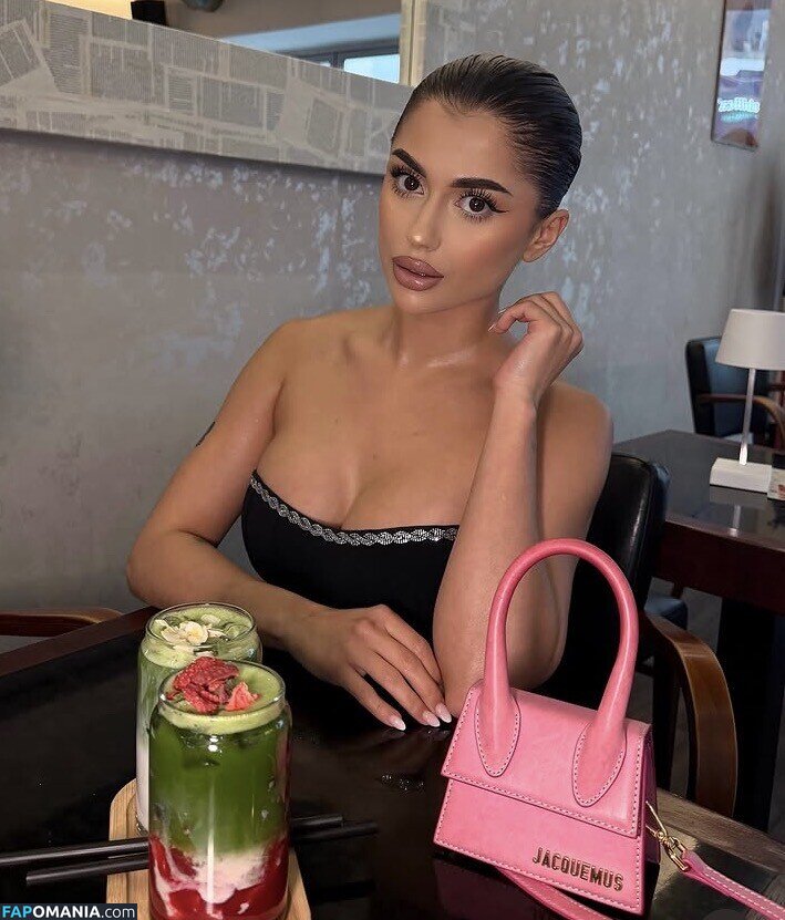 Azra Sokira / e.s.azra Nu OnlyFans  Photo fuitée #2