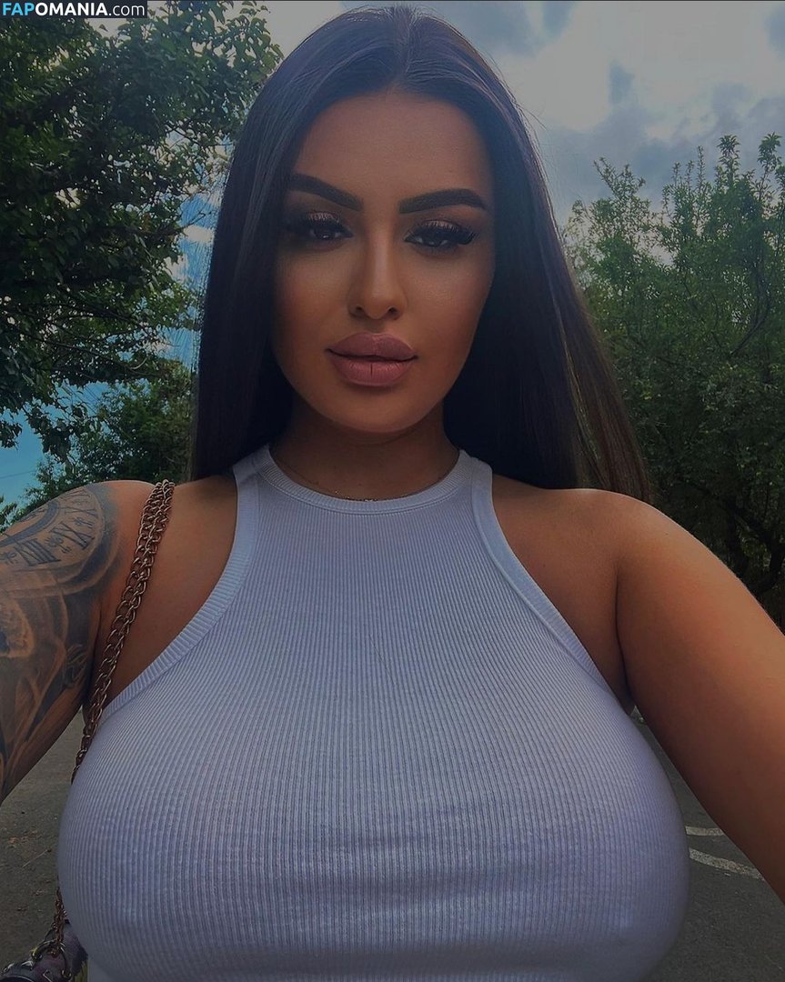 _b_miruna / k.miruu Nu OnlyFans  Photo fuitée #2