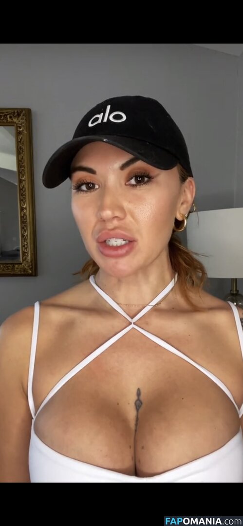 B00bs.and.bets Nu OnlyFans  Photo fuitée #1