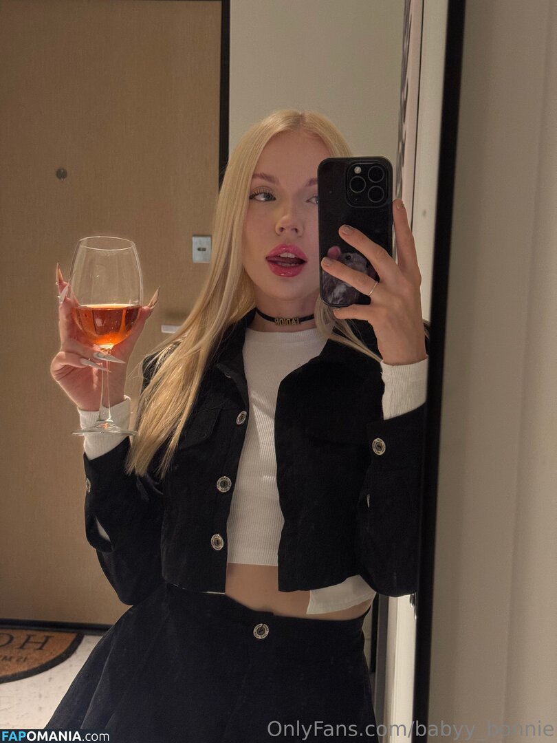 baaby.bon / baby_bonn Nu OnlyFans  Photo fuitée #2