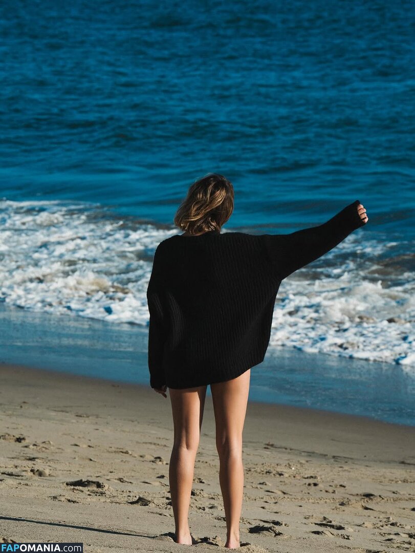 Bailee Madison / baileemadison / bailey_madis0n Nu OnlyFans  Photo fuitée #7