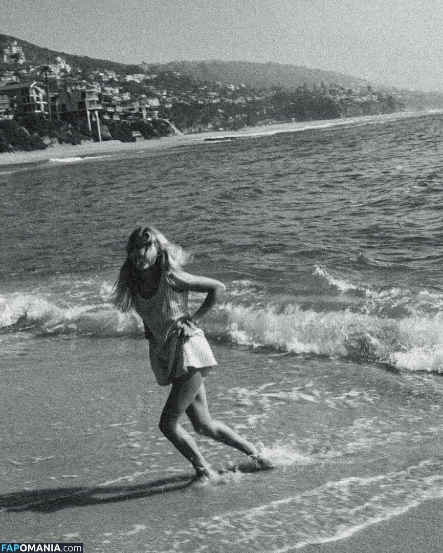 Becca Means / bbnoboobs / beccameans Nu OnlyFans  Photo fuitée #123