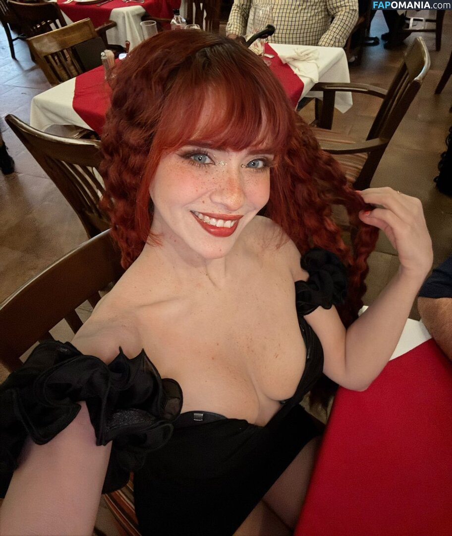 Bella Dueñas Nu OnlyFans  Photo fuitée #5