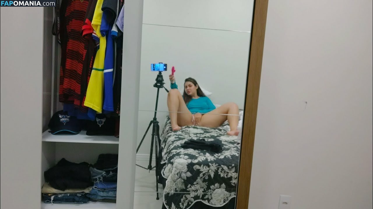 Bella Menezes / isamnzs / isinha meneses / isinhamnzs / prontomostreii Nu OnlyFans  Photo fuitée #33