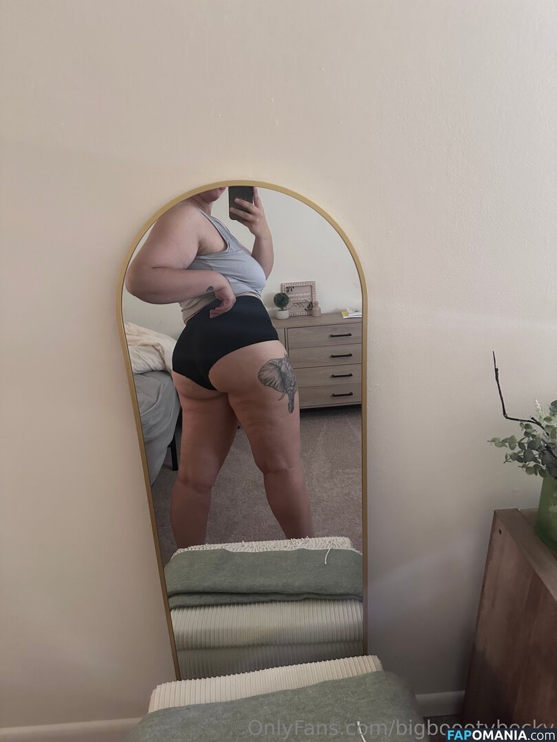 bigboootybecky / bigbootybecka_ Nu OnlyFans  Photo fuitée #8
