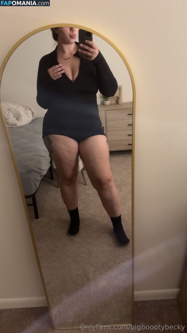 bigboootybecky / bigbootybecka_ Nu OnlyFans  Photo fuitée #10